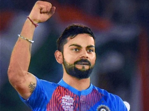 विराट कराची में बना रहें हैं पिज़्ज़ा ! विराट कराची में बना रहें हैं पिज़्ज़ा !