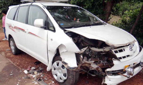 4 injured in a road accident