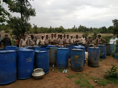 7 lakh illegal raw liquor recovered