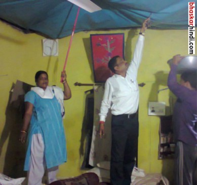 Accused of neglecting the residence of the legislator in a dilapidated condition