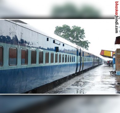 BJP leaders demanding of superfast trains stoppage for akola, nagpur and etc