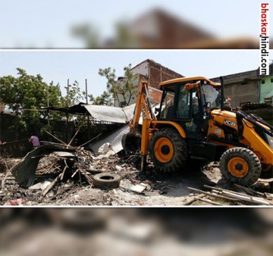 Bulldozers run over encroachers, Action of municipal corporation