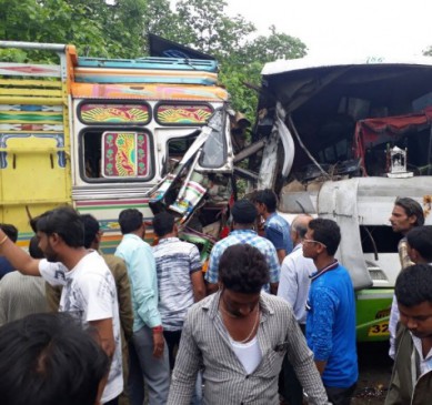 Buses running on roads without permits, do not regularly check