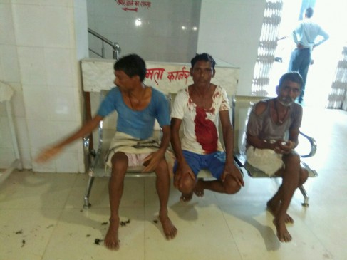 fought between Brothers , 8 injured