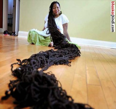 OMG: The length of this womans hair is 55 feet, no comb from 25 years