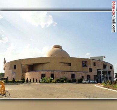 Presenting supplementary budget of more than 50 billion in MP assembly
