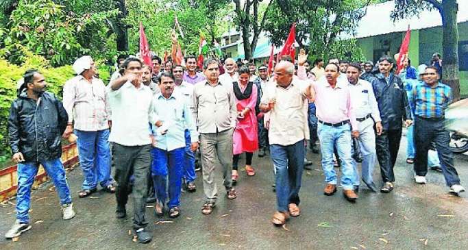 Bhawani mines: labor organizations handed memorandum to GM