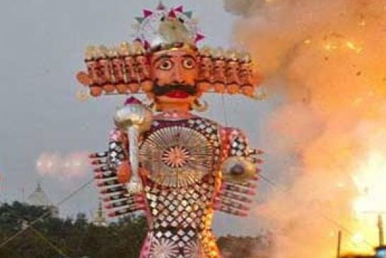 the largest Ravana combustion in central India in Crisis