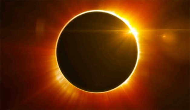 साल का बड़ा सूर्य ग्रहण कल, दिखेगा नहीं पर राशियों में होगा असर