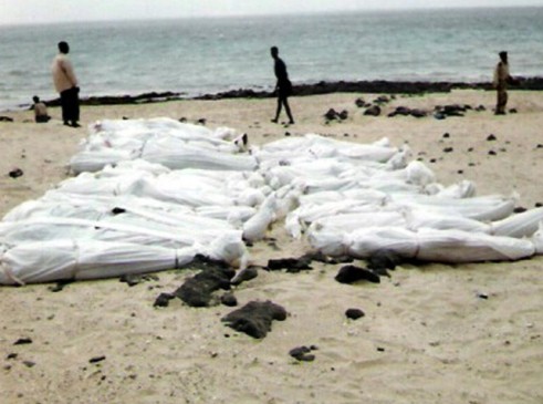 Human traffickers thrown 300 people into the sea due to fear of being caught