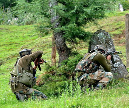 जम्मू कश्मीर : घुसपैठ की बड़ी कोशिश नाकाम, माछिल सेक्टर में सेना ने मार गिराए 5 आतंकी