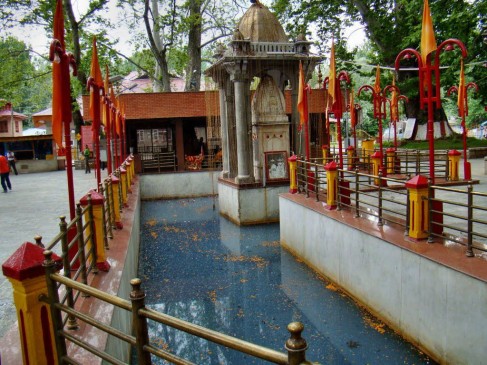 लंका से हुआ आगमन, USA में बनेगा कश्मीर के खीर भवानी जैसा मंदिर