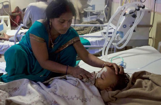 गोरखपुर ट्रेजेडी : 7 महीनों में 10 लेटर, फिर भी सोता रहा अस्पताल प्रशासन