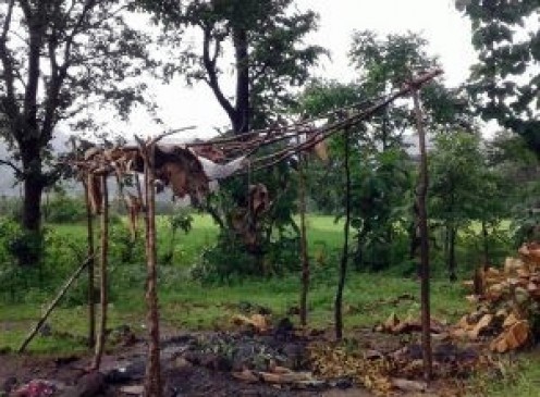 there is human funeral doing on plastic nothing on wood