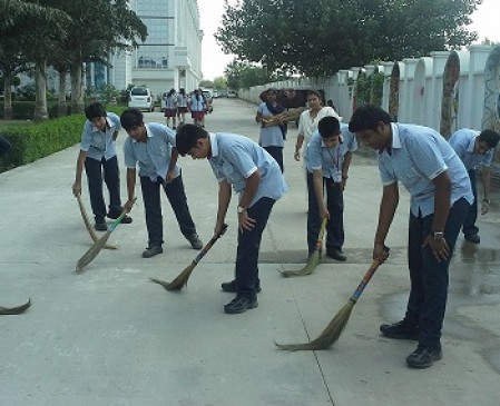 UGCs order Students will become soldier of Swachh Bharat Abhiyan