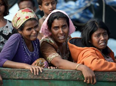 अब तक 1000 रोहिंग्या मुसलमानों की हत्या, 3 लाख पहुंचे बांग्लादेश