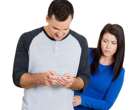 5 app to track your partners activities couple monitor