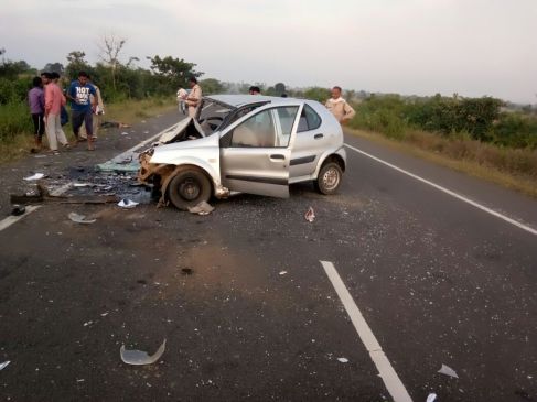 Four people died in a road accident in Samoswada