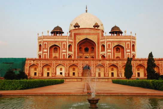 Humayuns Tomb to be given to Muslims for burial grounds