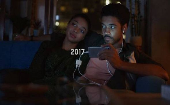 after iphone x goes on sale samsungs new ad makes fun of apple