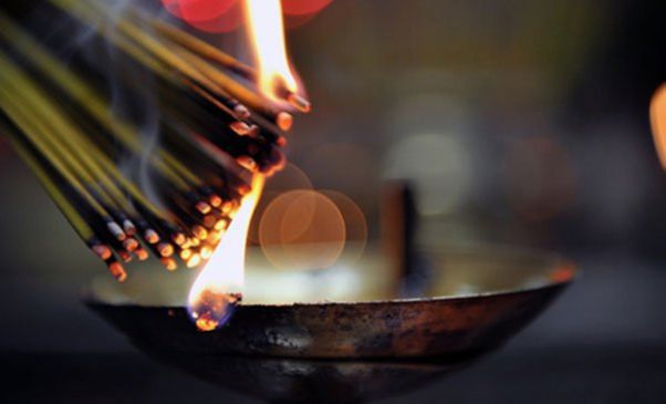 Dhuni in the worship, Use these very easy Tips for Money and illness