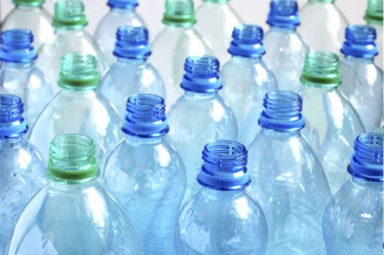 महाराष्ट्र में प्लास्टिक पाबंदी से व्यापारी नाराज, फैसले पर पुनर्विचार करेगी सरकार