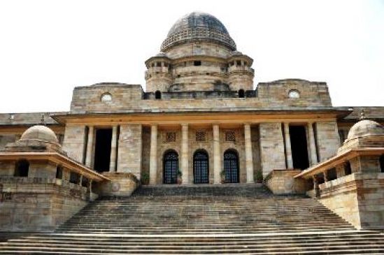 HC has issued warrants to chairmen and principals of schools