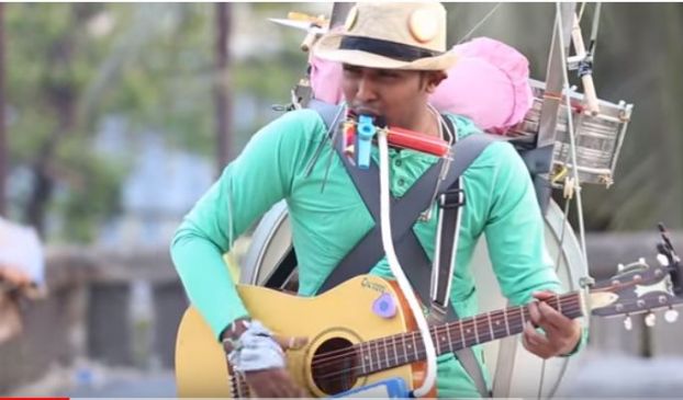 One Man Band ये अकेले ही बजा लेते हैं 45 इंस्ट्रूमेंट्स, देखें VIDEO