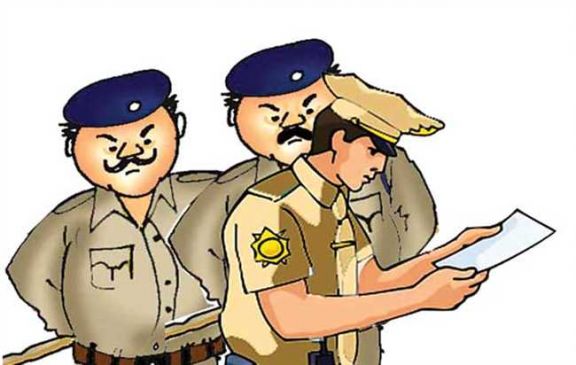 3 lakh of jewels stolen by fake police, FIR against criminals