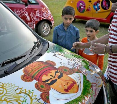 Cartist Yatra 2017 : जब पेंटिंग केनवस बनी कार से लेकर बाइक, कुछ यूं दिखा रंगों का जादू