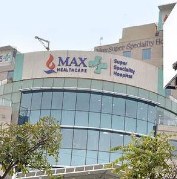 Delhis Shalimar Bagh Max Hospital, caught in a row, resumes operations
