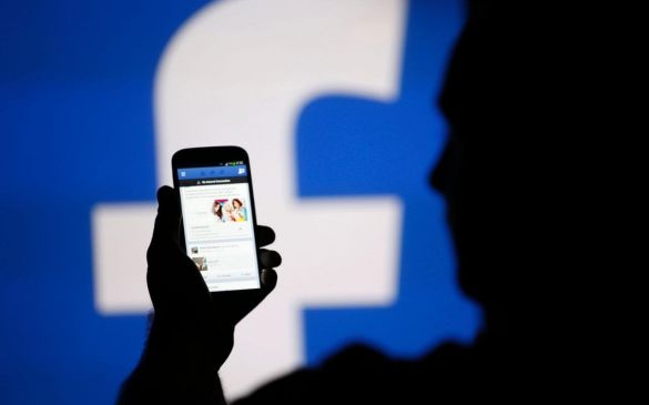 Facebook Confirms Aadhaar Prompt Test for New Users, Says It Isnt Mandatory.