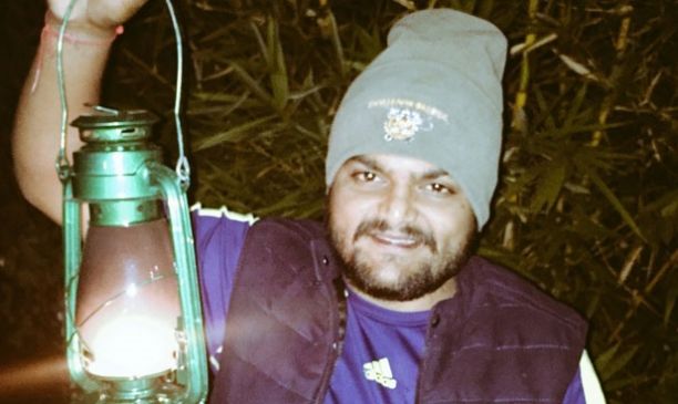 hardik patel lantern photo tejashwi yadav retweeted his tweet