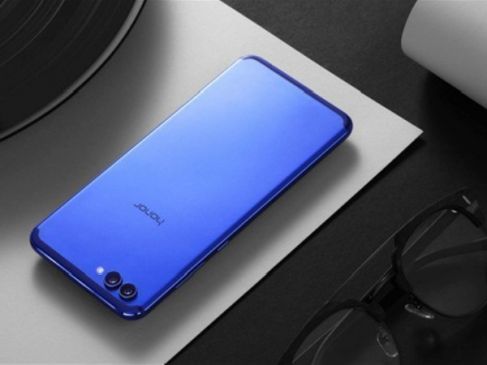 Huaweis honer v10 Gets Over 2.5 lakhRegistrations in a Day.