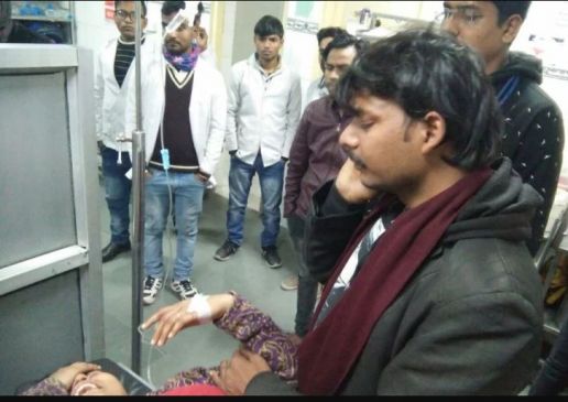 Armed robbers shot three people in chinhat lucknow