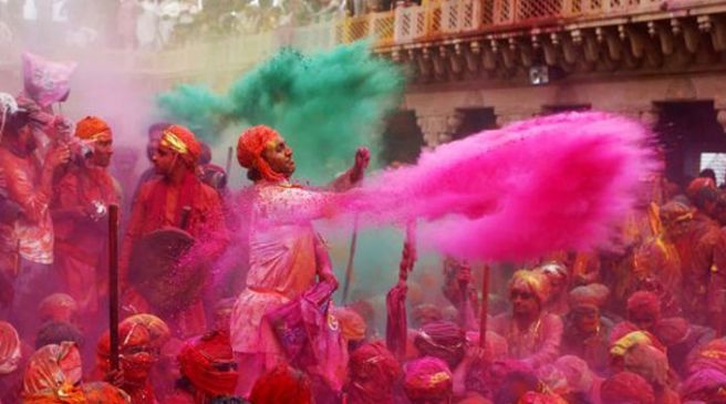 Brij ki holi or Lathmaar holi, The Holi 2018 start in mathura