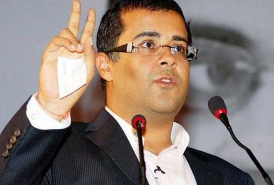 chetan bhagat troll on twitter after appreciate pm modi