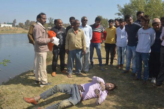 Computer operator dead body found in Satna river