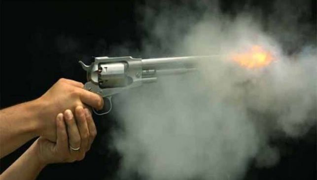 couple beaten and firing by punks in satna district for house rent