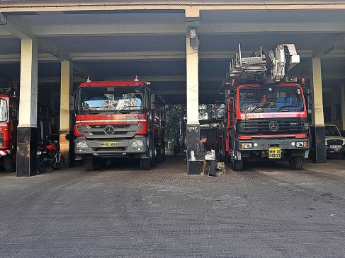 Fire safety certificate issued to Ampres Mall by fire department