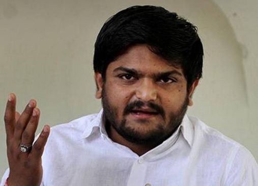 Hardik Patel Tweets in Support of Kumar Vishwas to send him rajya sabha