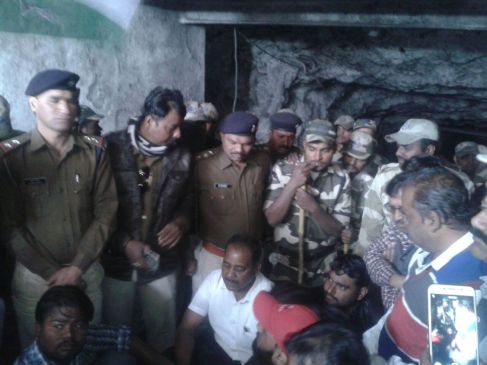 MLA protest 3 hours under 20 meters underground mine