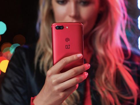 oneplus 5t lava red edition launched in india first sale on january 20