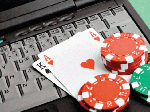 Police arrested online gamblers who is using software for playing