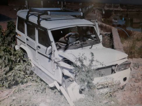 police vehicle collapsed, 4 police man injured in accident