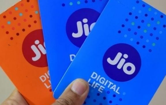 reliance jio introduce new offer under happy new year plan 2018.
