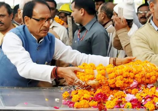 Srinivas Tiwari will be cremated at Tivani village of Rewa today
