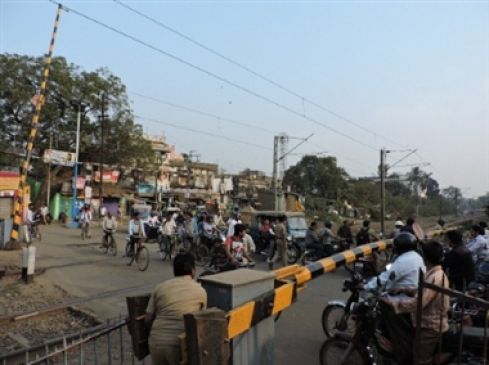 The Citizens are against in shutdown of Rajpath railway gate