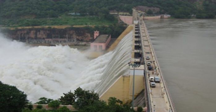 Two thousand crores of expenditure did not reach the fields yet Dame water in chhindwara