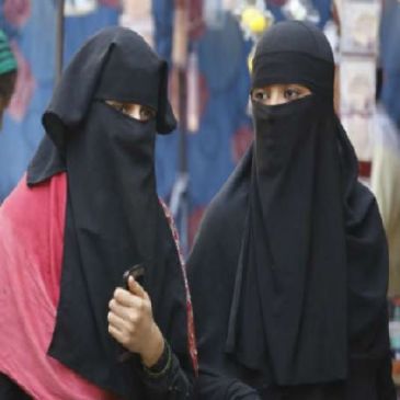 Woman  filed a petition in HC,  husband divorced in her absence